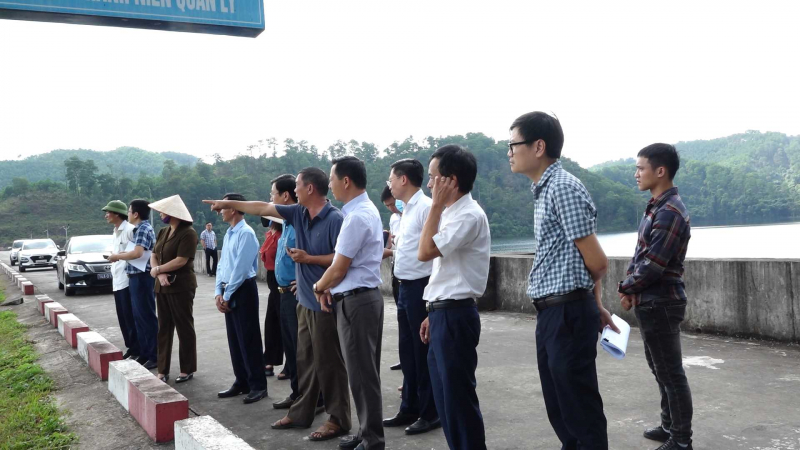 Đoàn Giám sát Thường trực HĐND tỉnh Quảng Ninh khảo sát thực tế tại khu vực Hồ chứa nước Cao Vân, TP. Cẩm Phả
